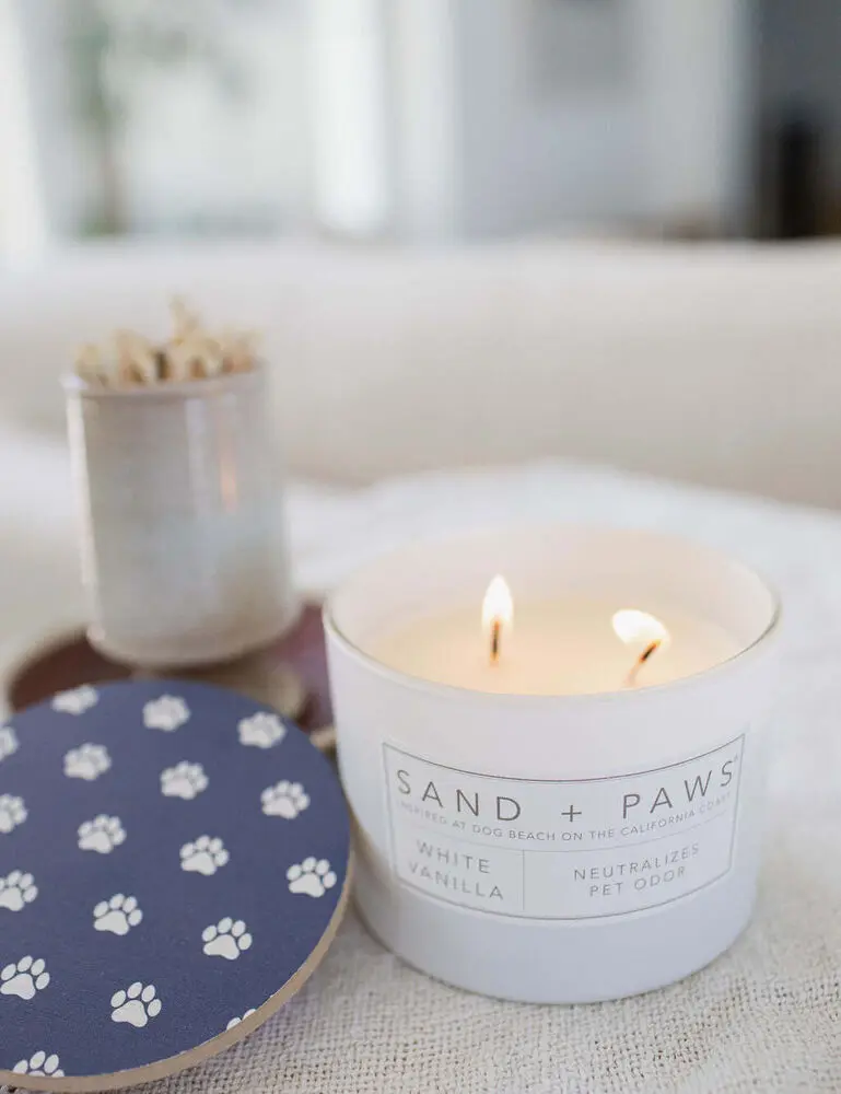Sand + Paws White Vanilla 12 Oz Scented Candle - Image 5