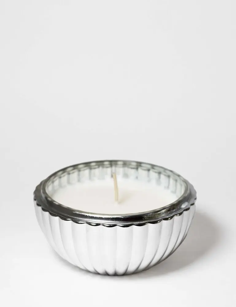 Firewood & Silver Fir 6 Oz Scented Candle - Image 3