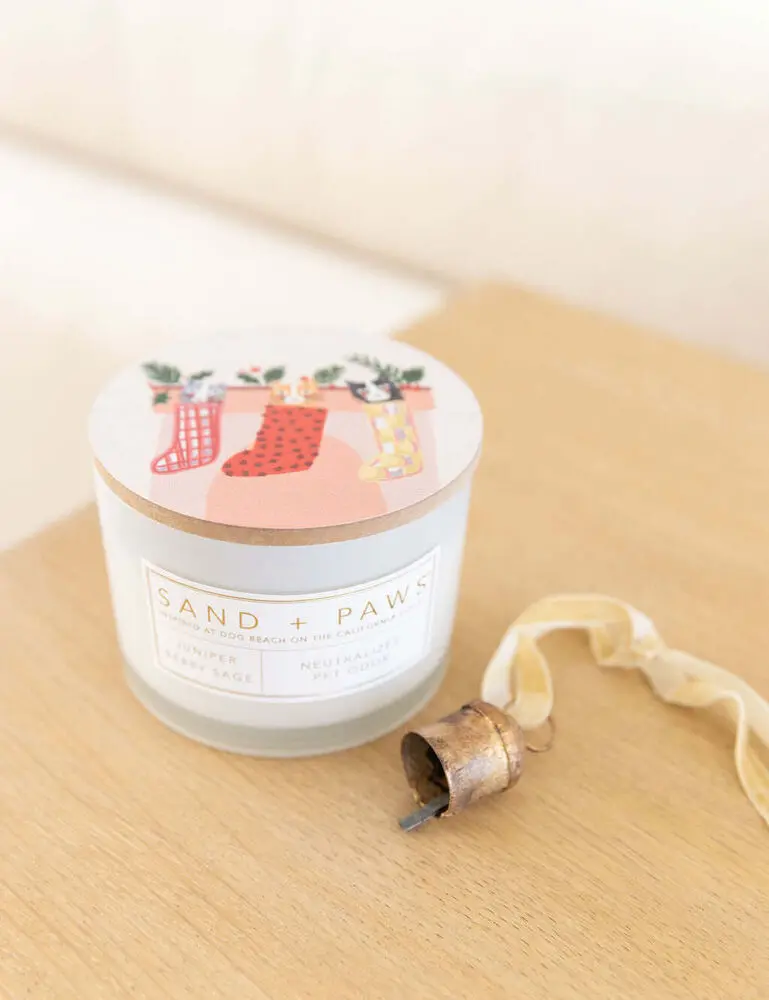 Sand + Paws Juniper Berry Sage 12 Oz Scented Candle - Image 5